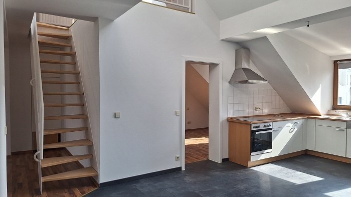 Dachgeschoss Maisonettenwohnung mit EBK Dachgeschoss Maisonettenwohnung mit EBK