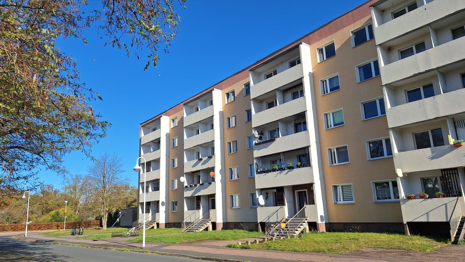 5 Raumwohnung mit Balkon und 2 Bäder 5 Raumwohnung mit Balkon und 2 Bäder