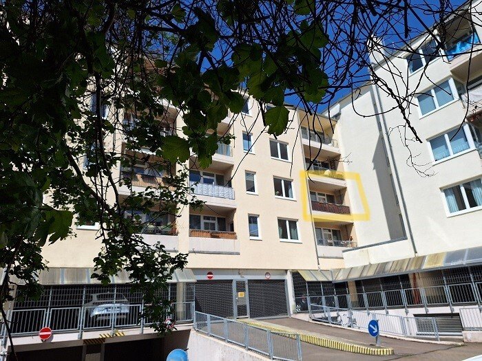 Exklusive 3 Raumwohnung mit 2 Balkonen in wunderbarer Lage Exklusive 3 Raumwohnung mit 2 Balkonen in wunderbarer Lage