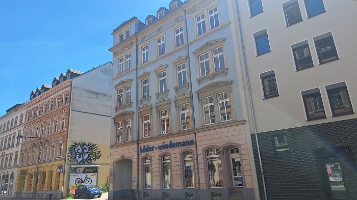 großzügige 3 Raumwohnung mit Balkon und Schlafzimmer hofseitig großzügige 3 Raumwohnung mit Balkon und Schlafzimmer hofseitig