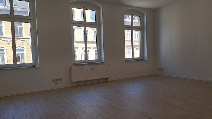 großzügige 3 Raumwohnung mit Balkon und Schlafzimmer hofseitig großzügige 3 Raumwohnung mit Balkon und Schlafzimmer hofseitig