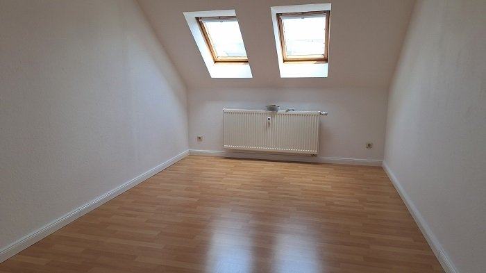 Dachgeschosswohnung inkl Einbauküche und Tageslichtbad Dachgeschosswohnung inkl Einbauküche und Tageslichtbad