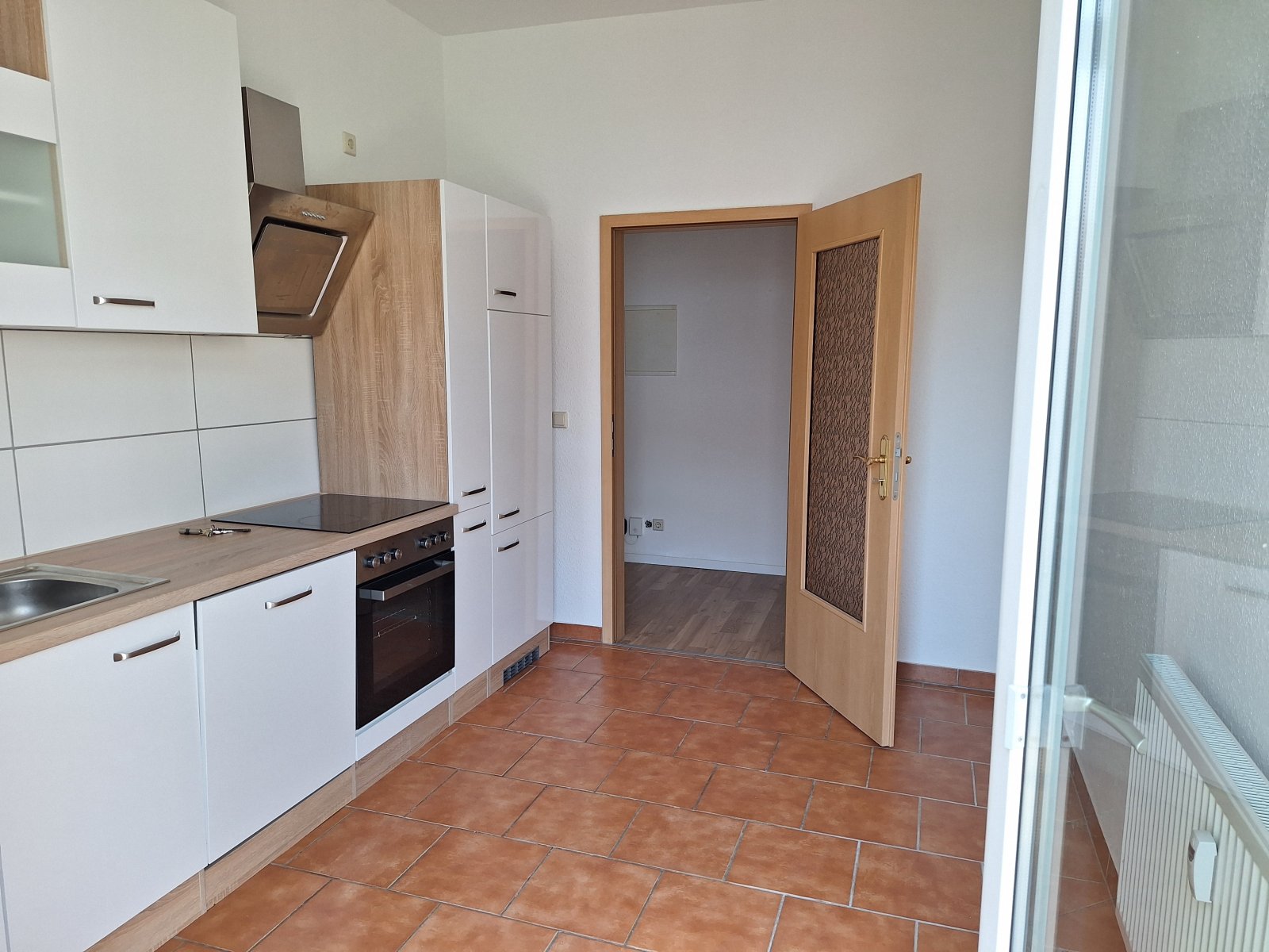 moderne 2 Raumwohnung mit EBK und Balkon moderne 2 Raumwohnung mit EBK und Balkon