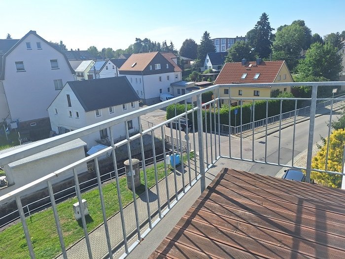 lichtdurchflutete 2 Raumwohnung mit Balkon im Dachgeschoss - großer Gemeinschaftsgarten inklusive lichtdurchflutete 2 Raumwohnung mit Balkon im Dachgeschoss - großer Gemeinschaftsgarten inklusive