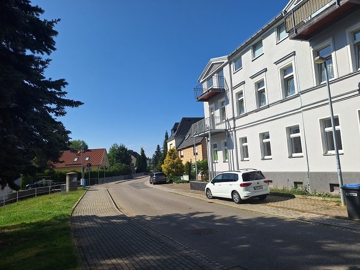 Familienwohnung mit 3,5 Zimmern und 2 Bädern - frisch hergerichtet! Familienwohnung mit 3,5 Zimmern und 2 Bädern - frisch hergerichtet!