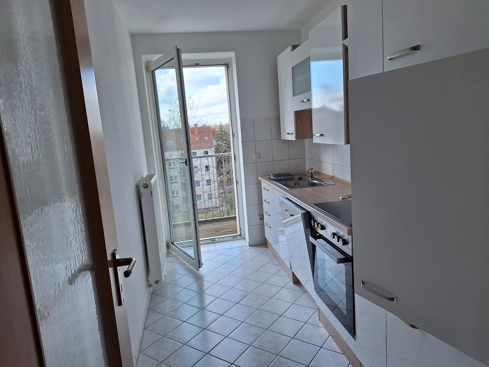 Exklusive 3 Raumwohnung mit Balkon, EBK und Bad mit Wanne UND Dusche Exklusive 3 Raumwohnung mit Balkon, EBK und Bad mit Wanne UND Dusche